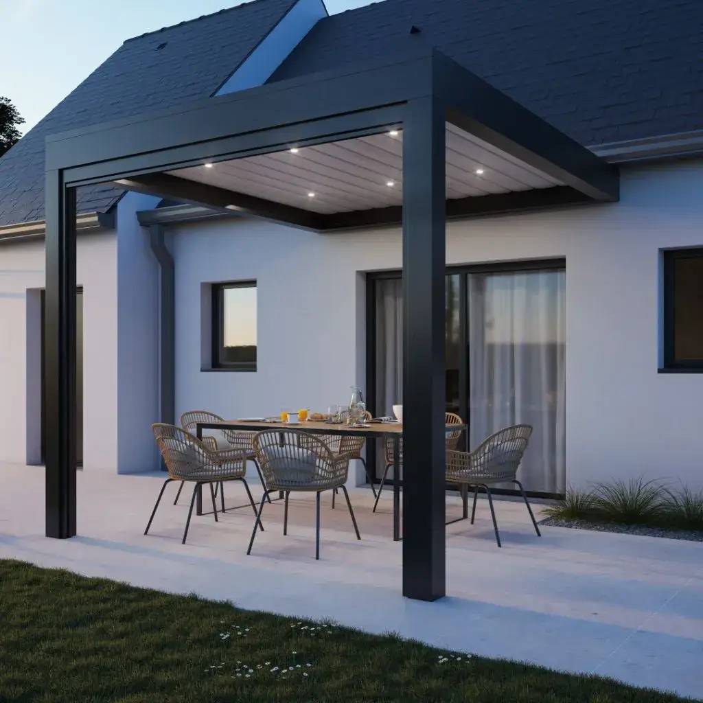 Cette image montre une terrasse moderne avec une pergola élégante et un ensemble de mobilier de jardin sous un ciel dégagé.