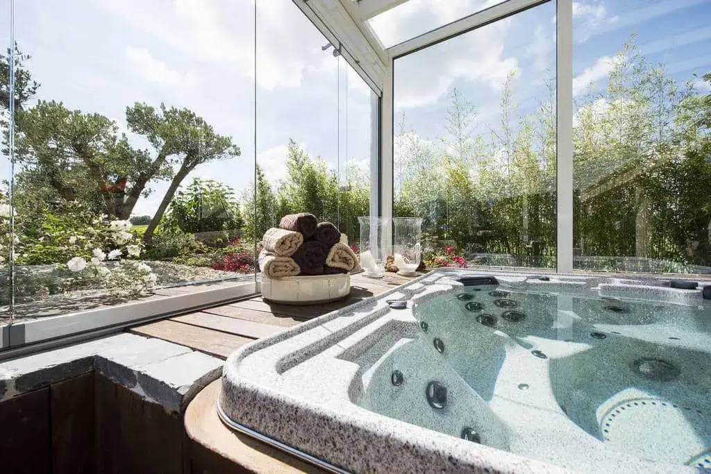 jacuzzi.webp
