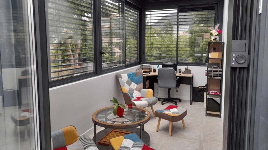 pouyet-1920-1080-toiture-vitrage-interieur-store-reflexion-solaire-1024x576.png
